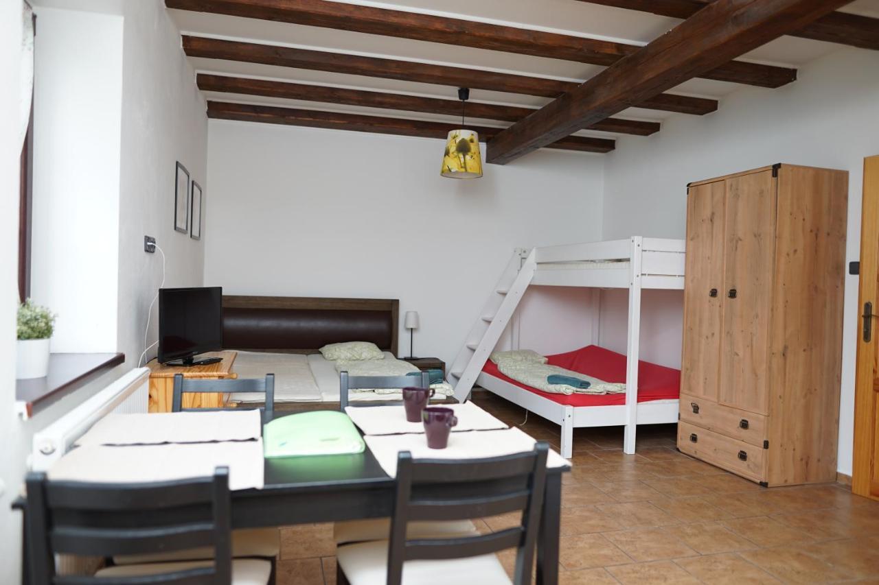 Apartmanove Ubytovani V Koutech Лоучна-над-Десноу Экстерьер фото